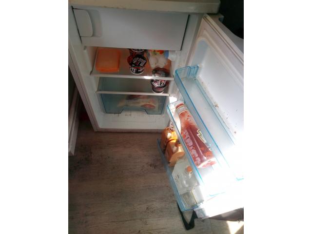 Photo frigo avec congelateur / fridge with freezer image 2/2