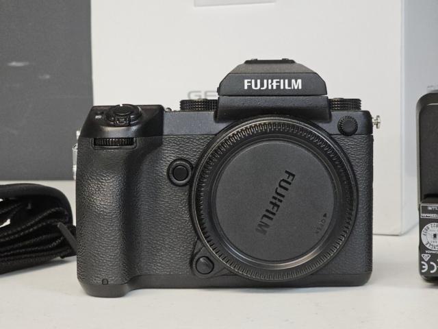 Photo Fujifilm GFX 50S 51.4 MP image 2/5