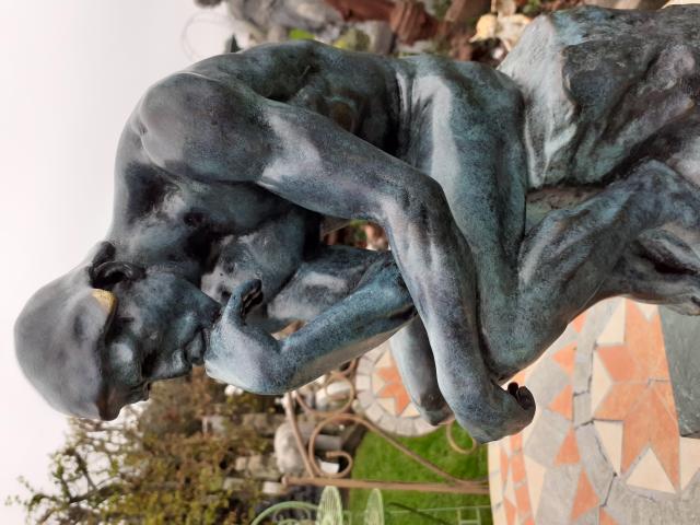 Photo Grand bronze sur socle signé (le penseur de Rodin image 2/6