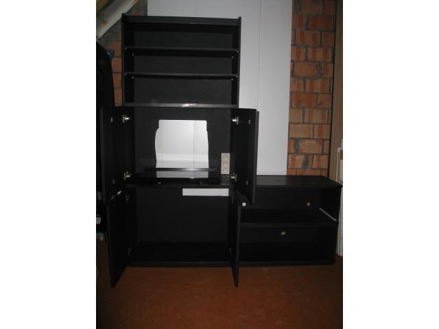 Photo grande armoire noir +petite avec plateau coulisant image 2/3