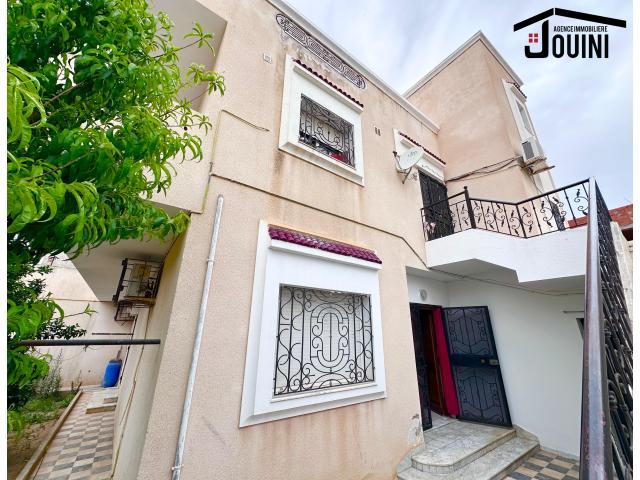 Photo Grande Maison 300 m² à Sidi Hassine Tunis image 2/6