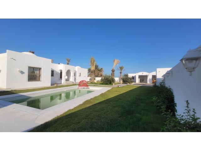 Photo GRANDE MAISON SUR MEZRAYA DJERBA ZA - RÉF V693 image 2/3