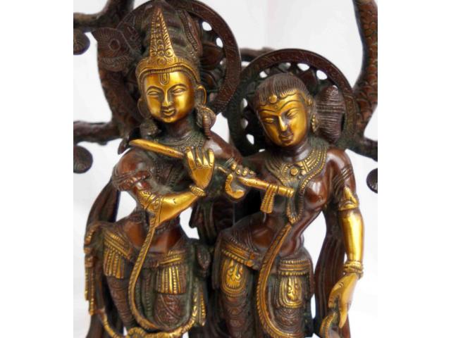 Photo Grande statue de Krishna et Rukmini sous l'arbre - H: 40 cm image 2/4