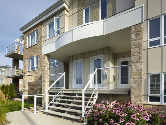 Photo Grands condos 2 ch. Entrée ind. Idéal famille Lebourgneuf (Quebec) image 2/6