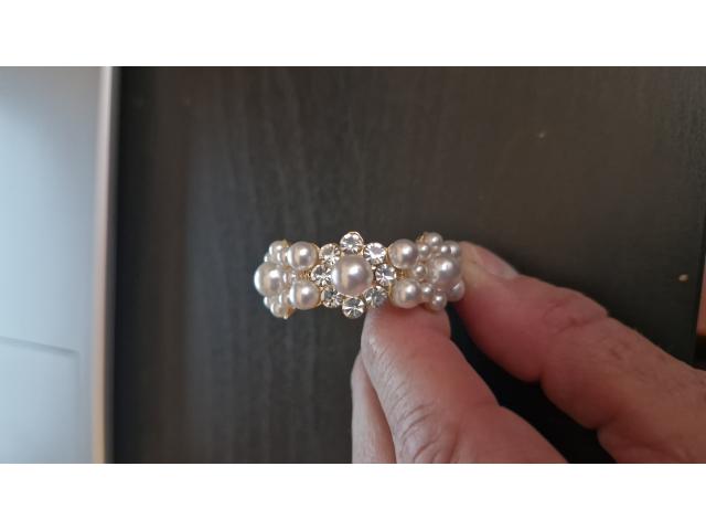 Photo GRATUIT - Diverses boucles d'oreilles image 2/3
