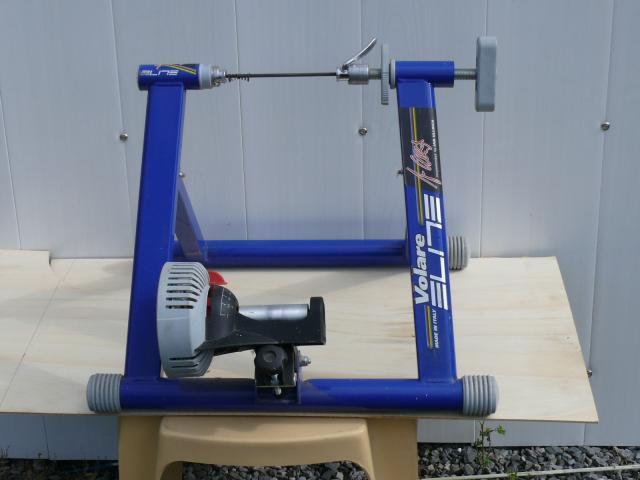 Photo home trainer velo de course image 2/2