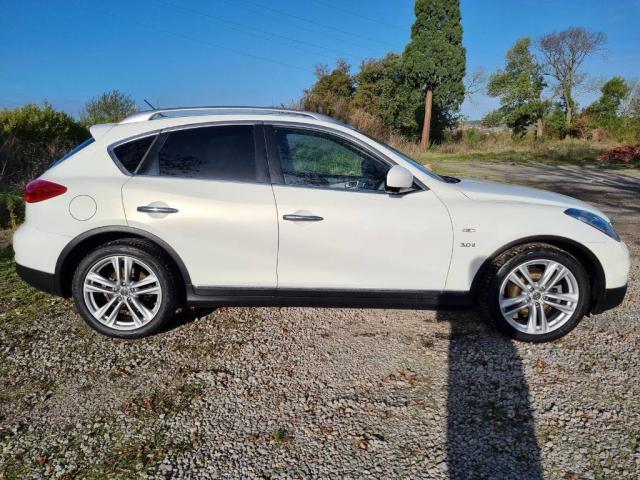 Photo INFINITI QX50 3.0D v6 239cv 83000km cuir gps airco jantes al image 2/6