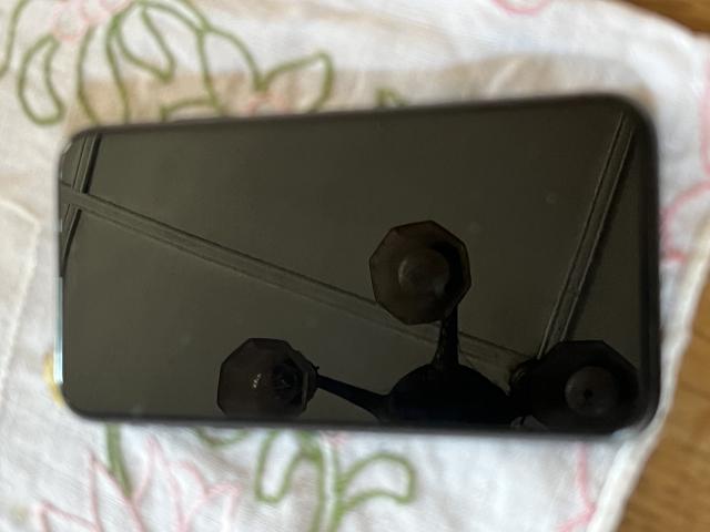 Photo iPhone 11 noir, 64GB image 2/4