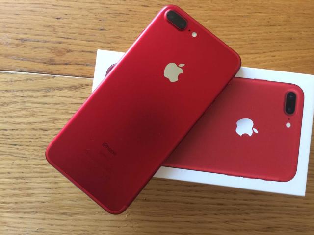 Photo Iphone 7 plus 128Gb special edition rouge image 2/2