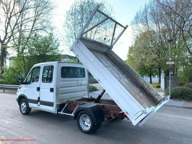 Photo Iveco Daily 35C11 Double cabine 7 places image 2/4