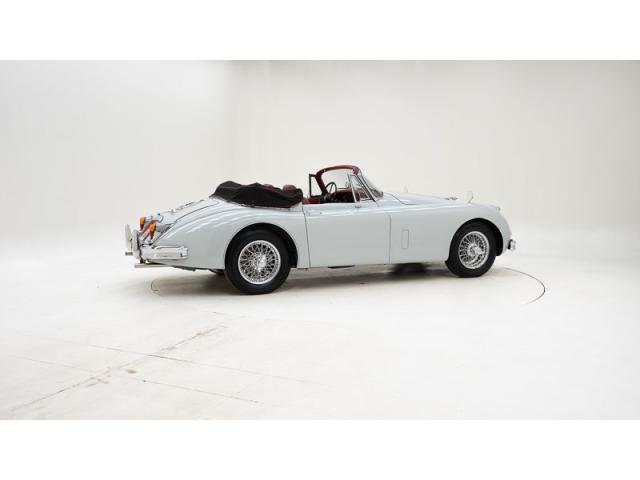 Photo Jaguar XK 150 SE DHC '61 CH914dn image 2/6