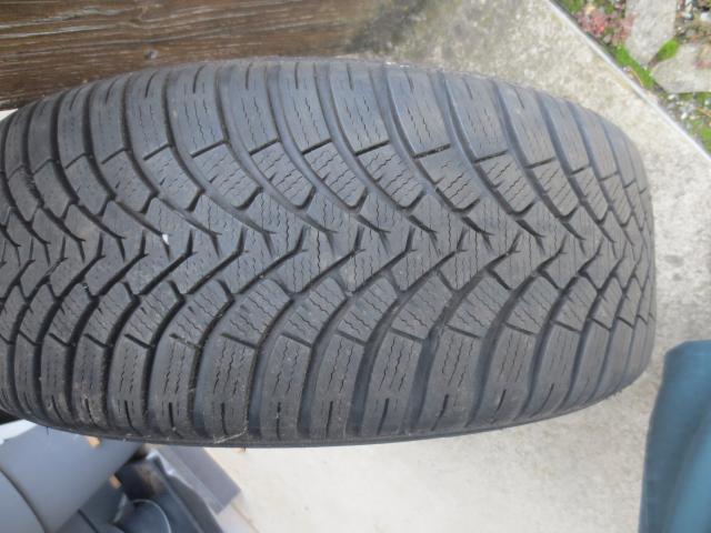 Photo Jantes alu hiver DEZENT homologuées Groupe VW montées en 205/55/R16 91H image 2/3