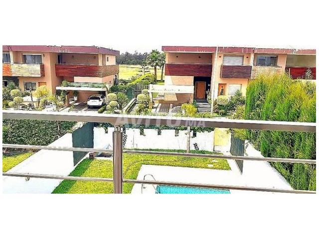 Photo JOLI VILLA PRESTIGIA GOLF PISCINE JARDIN 456m2 image 2/6