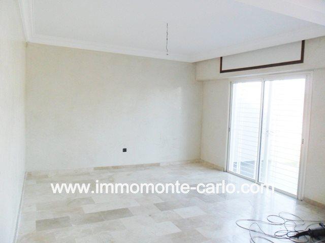 Photo Jolie villa neuve à louer à Rabat au quartier Souissi image 2/4