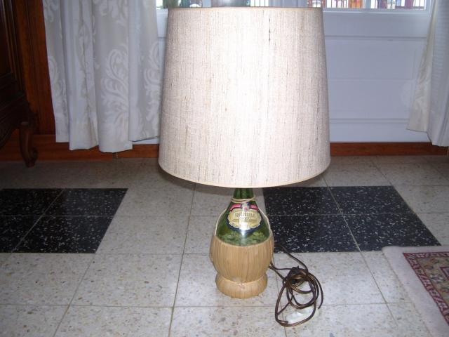 Photo Lampe  avec abat-jour & interrupteur sur Bouteille en verre image 2/2