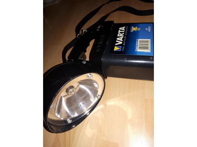 Photo Lampe varta work light avec pile image 2/4