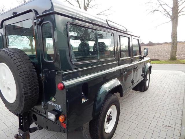 Photo Land Rover Defender 110 Td5 Station Wagon 9 places image 2/3