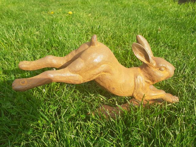 Photo Le saut du lièvre , du lapin en fonte patinée . image 2/6
