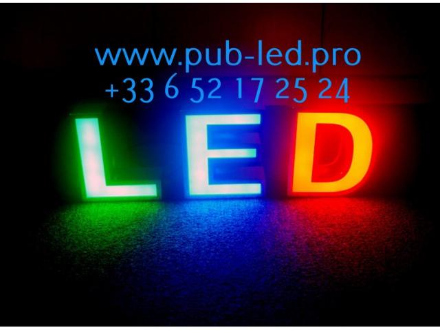 Photo Lettres Boîtiers LED 3D éclairage par Plexiglass, sur mesure image 2/2