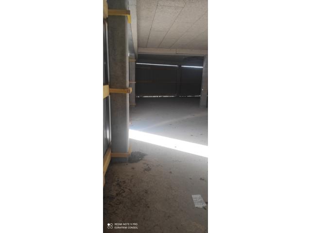 Photo LOCAL COMMERCIAL A LILLE LOMME Avenue de Dunkerque image 2/3
