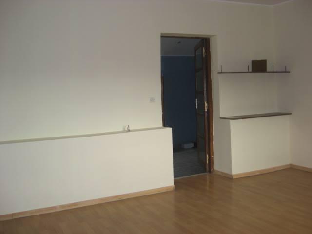 Photo LOCAL POUR BUREAU A LOUER A AMBATONAKANGA Ref#7581 image 2/3