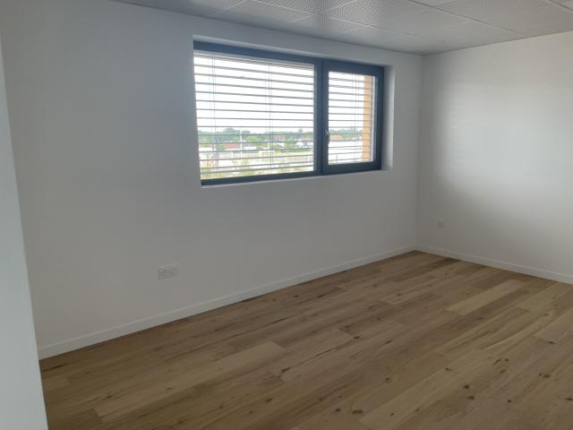 Photo location de bureau 10150 SAINTE-MAURE image 2/3