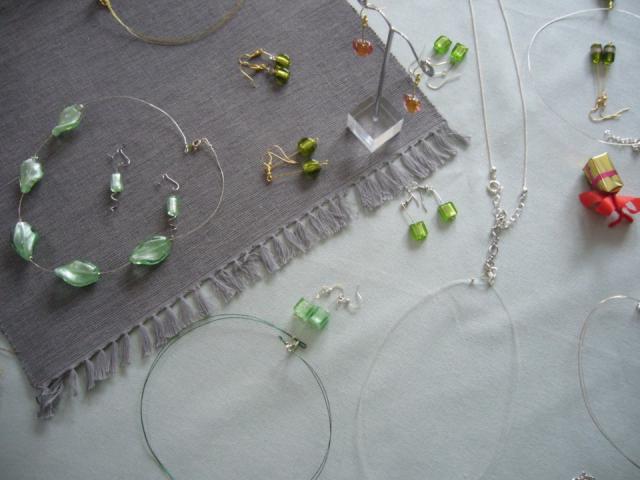 Photo LOT BIJOUX, PERLES de VERRE façon MURANO image 2/3