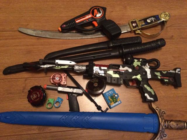 Photo lot de jouets - lot de billes et costume hulk taille 6-7ans image 2/3