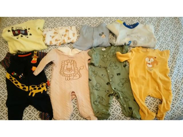 Photo Lot de vêtements bébé image 2/5