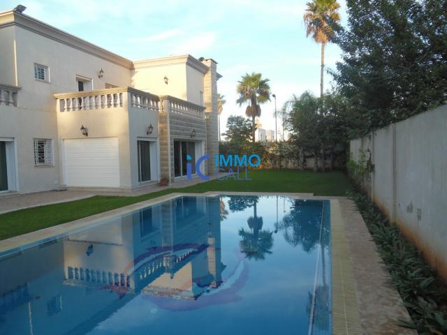 Photo Luxueuse villa de 1000 m² en location à OLM-Souissi image 2/6