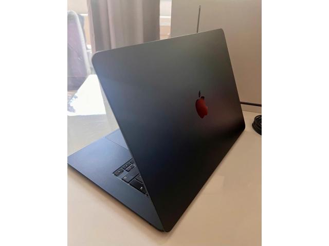Photo MacBook Air 15" M2 – 16 Go – 256 Go SSD image 2/4