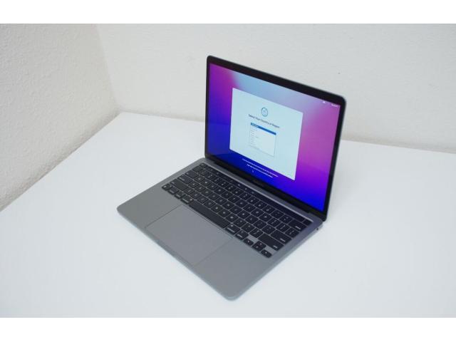 Photo MacBook Pro M2 2022 image 2/6