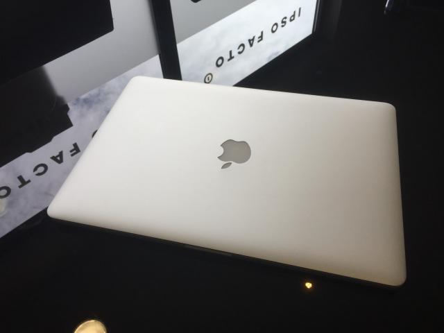 Photo MacBook Pro Retina 15 pouces Intel Quad Core i7 2,60 GHz 8Go / 500 Go image 2/2