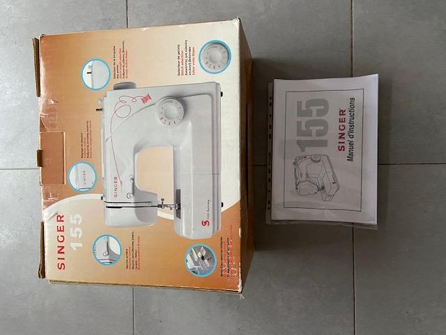 Photo MACHINE A COUDRE SINGER 155 image 2/2