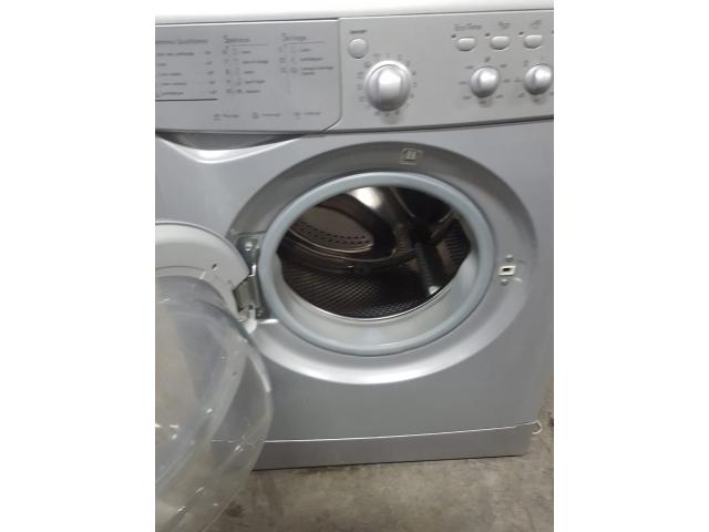 Photo Machine à laver séchante Indesit blanche garantie image 2/3