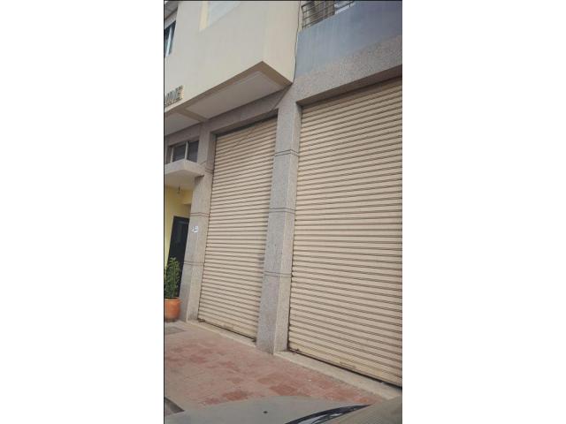 Photo MAGASIN 21M² dans centre commercial ain sebaa image 2/5