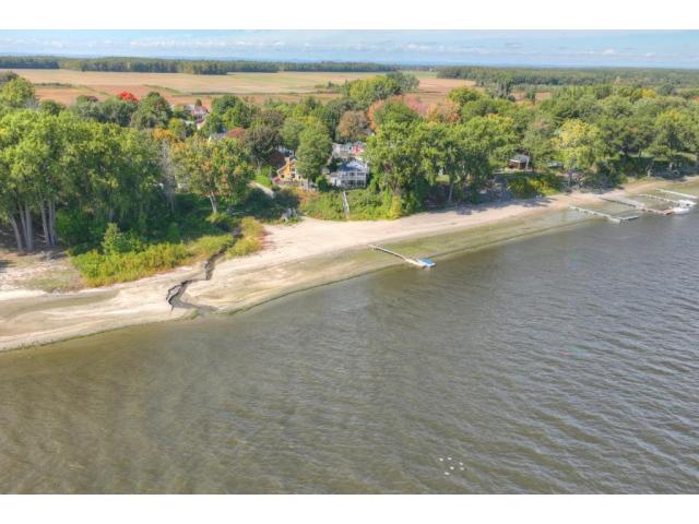 Photo Maison de rêve avec plage de sable privée à Lanoraie (Quebec) image 2/6