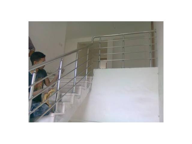 Photo Menuiserie d'aluminium et inox, travaux de verre, moustiquaire. image 2/3