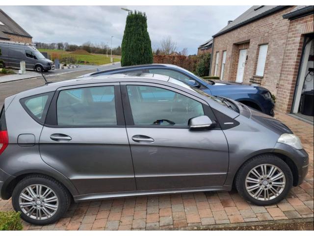 Photo Mercedes A180 boîte automatique image 2/6