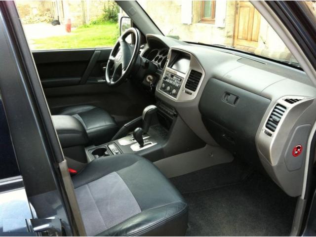 Photo Mitsubishi Pajero 3.2 di.d xstorm image 2/3