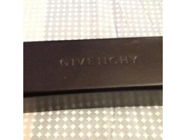 Photo Monture lunette femme persée givenchy image 2/4