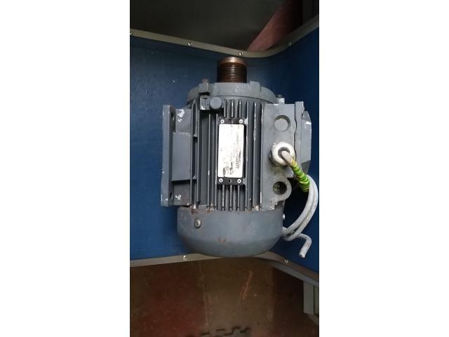 Photo moteur image 2/2