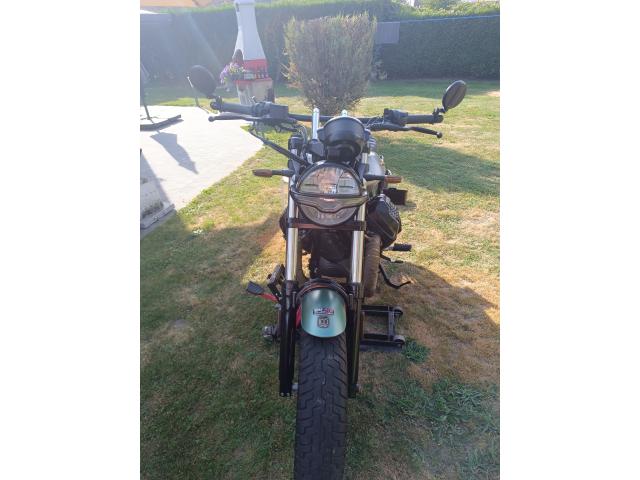 Photo Moto Guzzi V9 Bober Centenario image 2/6