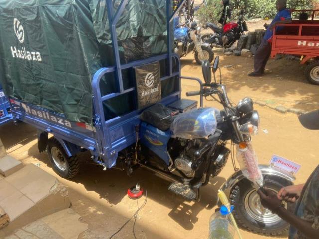 Photo MOTO TRICYCLE DE MARQUE HASILAZA / AGANAMA image 2/3
