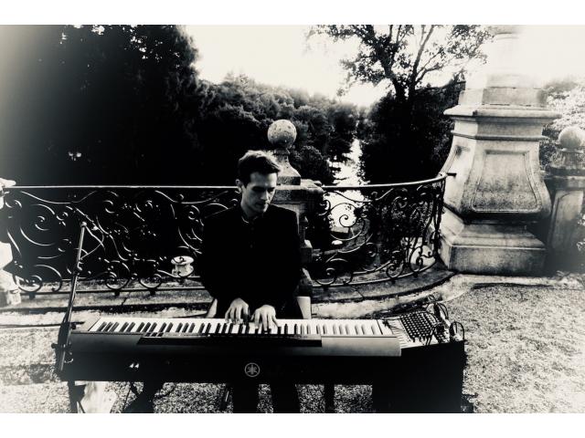 Photo Musique d'ambiance pour événement • musiciens pour cocktail pop variété jazz • Vendée Noirmoutier image 2/6