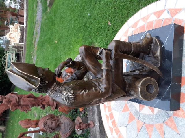 Photo NAPOLEON ASSIS ET PENSIF EN BRONZE SIGNE . image 2/6