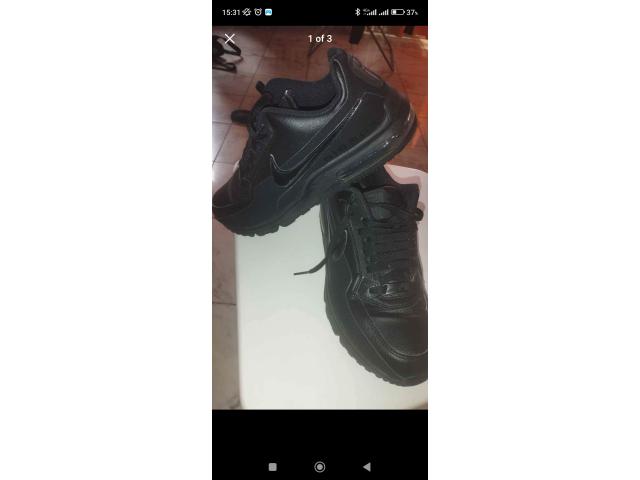 Photo Nike Air Max black Original image 2/3