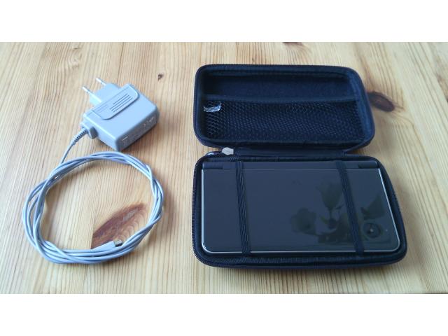 Photo Nintendo DSi XL black image 2/2
