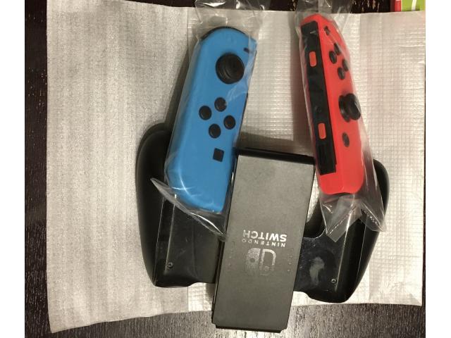 Photo Nintendo Switch Bleu et Rouge image 2/3