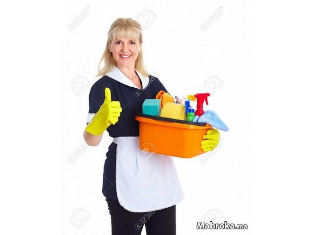Photo Nous sommes des spécialistes d’employés de maison. --femme de ménage --nounou --cuisinière --chauffe image 2/3